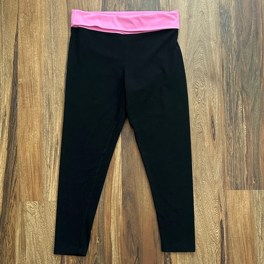 Victoria’s Secret Y2K Fold Over Cropped Leggings Size Medium Black and Pink - Picture 2 of 5